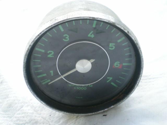 Porsche 912 tachometer (green numbers) 