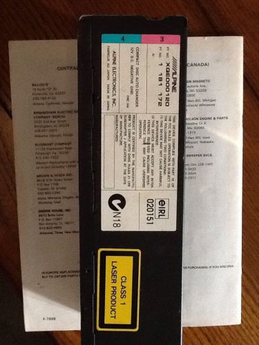 Xqe000120 land rover discovery 2 cd changer and extra mag.