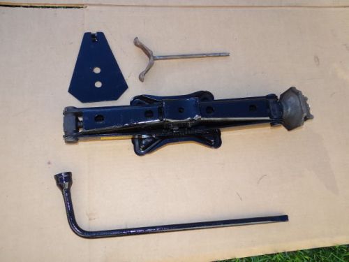 Chevolet g 30 van jack with tools