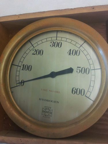 Vintage brass gauge hydrogen 600lb u.s gauge co ny  14.5 in in wooden box nice