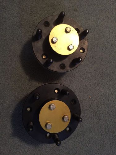 2 winters 5 on 5 hubs  comes with bearings, seal and drive flange win 5048