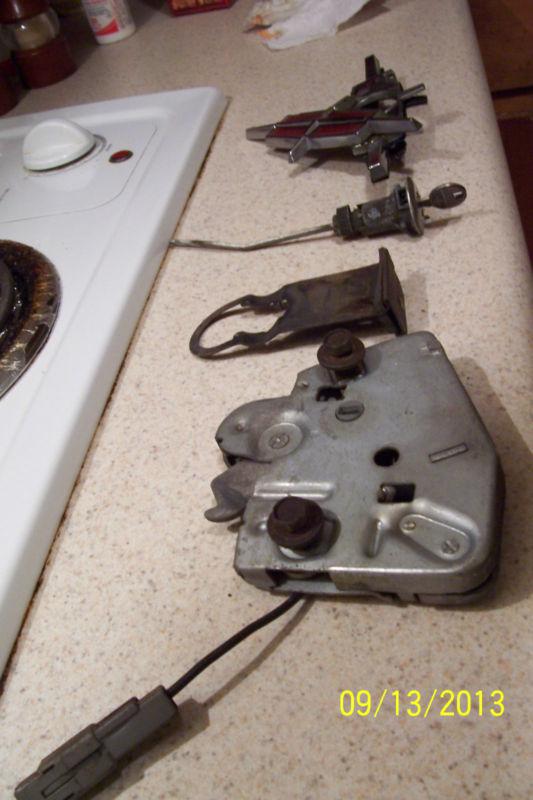 Buy 1999 MAZDA MIATA FUEL DOOR/TRUNK RELEASE CABLES/LEVERS in Lynnwood