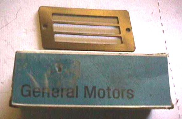 Nos == chevrolet == fender light bezel