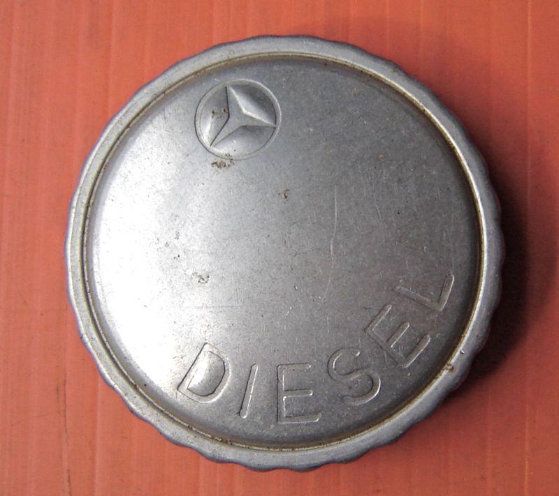 Mercedes diesel fuel filler cap non-vented original blau nos