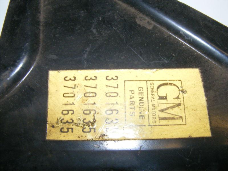 1953 CHEVROLET CENTER GRILLE SPACER BRACKET 3701635 NOS NEW RADIATOR, US $44.99, image 4