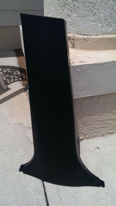 Lexus is300 lh black garnish lower center pillar 