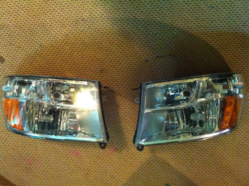 Buy 0912 DODGE RAM 1500 PICKUP OEM HEADLIGHTS in Mayfield, Kentucky, US, for US 25.00
