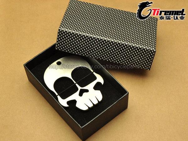 Titanium ti skull cross design pendant self defense
