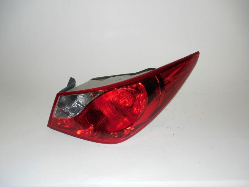 Buy 2011 2012 2013 HYUNDAI SONATA OEM RIGHT TAIL LIGHT NICE! in Flat