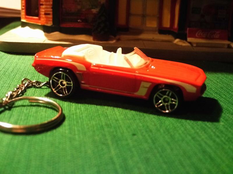 1969 chevy chevrolet camaro convertible custom key chain - red with white