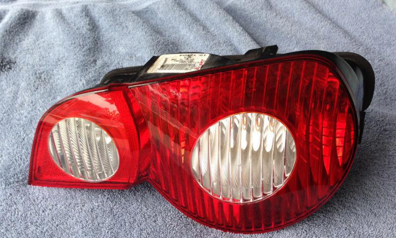 Bmw z4 oem  right rear tail light  clear center mint rh