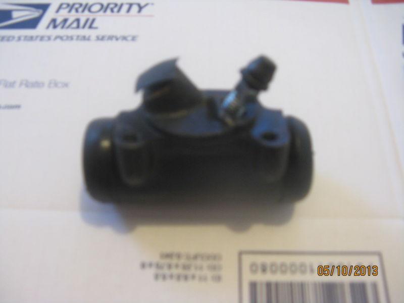 Toyota corona 3rc 1965-1969 front  right  pass. wheel cylinder  "'rare""