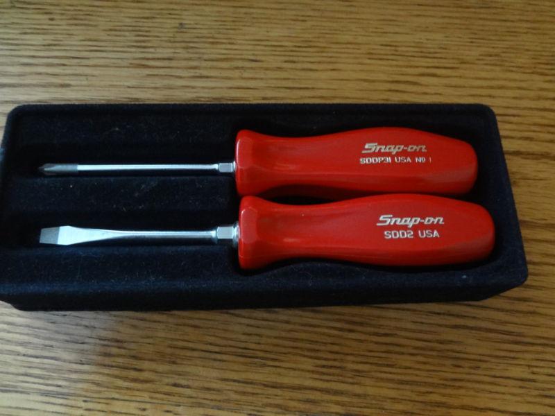 Snap-on  screw driver set new sdd2 and sddp31 red straight and phillips in box 