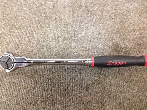 Snap on tools 3/8" compact swivel round head ratchet soft grip ~ mint!