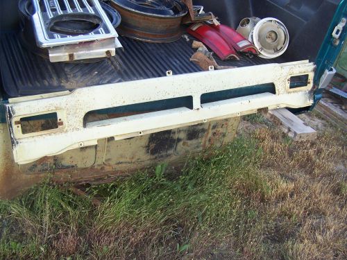1970 1971 1972 international ihc 1210 truck lower grille v8 392 70 71 72 345 oem