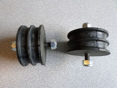 Pair of 2 new land rover defender 90 110 v8 transmission/transfer case mounts