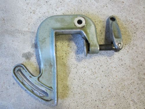 1946- 50 johnson omc 2.5 hp hd-25 starboard stern transom bracket mount 43-d-21