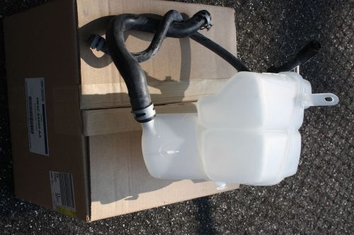 Oem 2000-06 ford ls &amp; thunderbird 3.0 &amp; 3.9 radiator coolant recovery tank