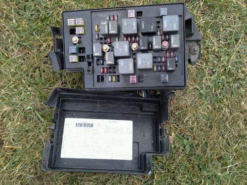 2001 - 2005  pontiac aztek  under hood fuse box oem
