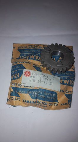 Nos yamaha vintage motorcycle gear, 4th wheel 174-17241-00 for cs ycs 1968-72