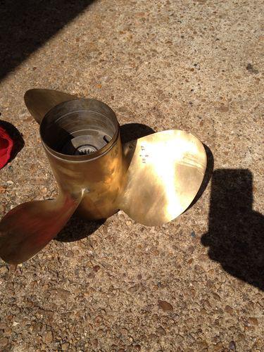 Johnson evenrude 50-140hp bronze brass prop