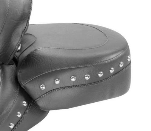 Mustang wide touring studded recessed rear seat 79377