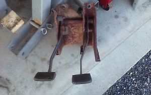 66-77 ford bronco clutch and brake pedal assembly