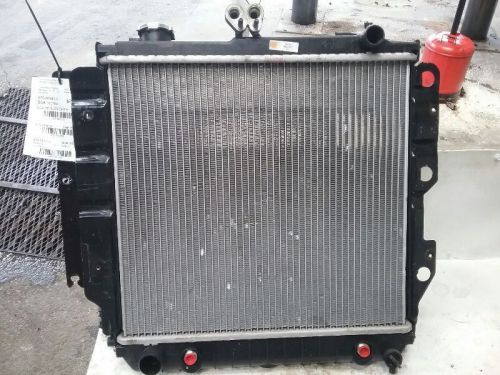 Radiators lhd manual transmission fits 97-06 wrangler 1365253