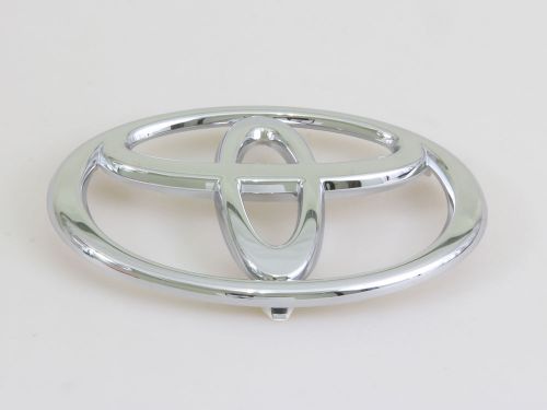 New front grill badge toyota hilux vigo mk6 sr5 pickup truck fortuner sw4 oem