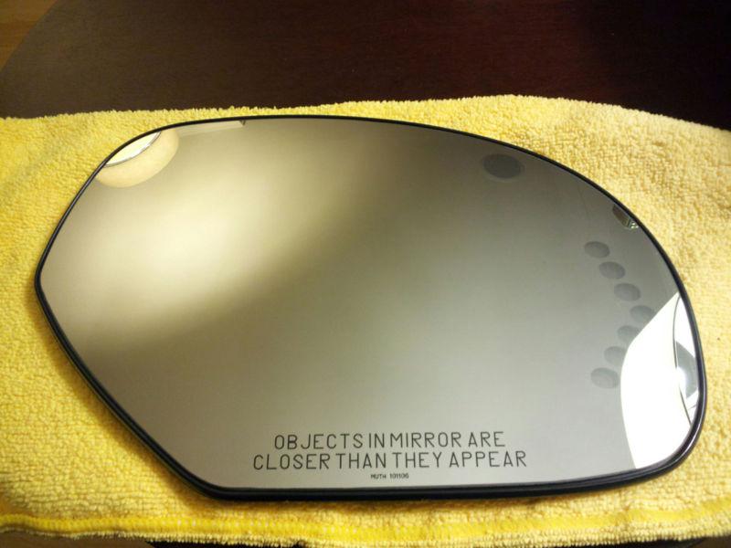 Find CHEVY TAHOE GM GMC YUKON DENALI SIDE DOOR SIGNAL MIRROR GLASS