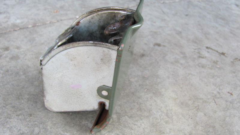 FORD TRUCK ASH TRAY TREY ASHTRAY VINTAGE OEM 1966 F100 F250 1964-1972 NICE!, US $30.00, image 3