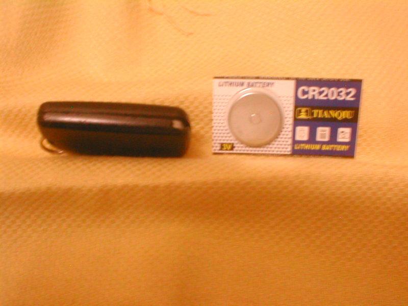 MITSUBISHI,KEYLESS,REMOTE,G8D-525M-A,FCC:OUCG8D-525M-A,3 BUTTON,WORKS,SPARE BATT, US $17.99, image 3