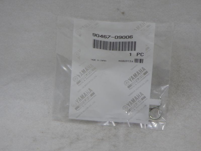 Yamaha 90467-09006 clamp *new
