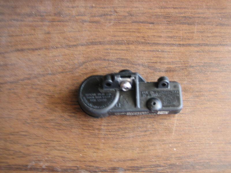 Sell NEW GM OEM TIRE PRESSURE SENSOR SILVERADO SIERRA YUKON TAHOE ESCALADE SUBURBAN H in Apple