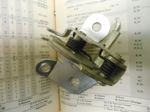 Nos mopar lift gate latch -1976 aspen/ volare wagon - p/n 3871199