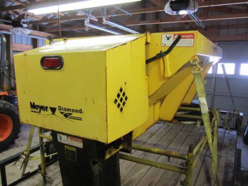 Meyers salt spreader 8ft 2.0 cu yard gas  (make offer) must go