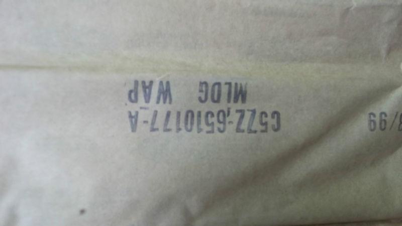 Nos 1965-1966 ford mustang rocker moldings 