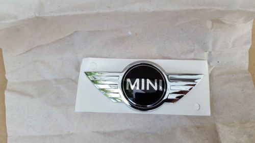 Mini cooper s 02-06 hood emblem new 51140660106