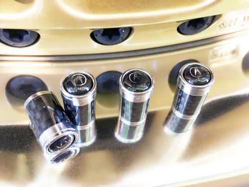 Carbon fiber &amp; aluminum tire valve caps for acura