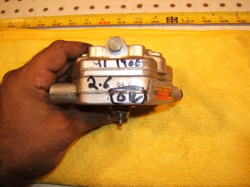 Mercedes Late W201 190 2.6 6 cyl BOSCH fuel Genuine Mercedes OEM 1 Distributor, US $394.00, image 8