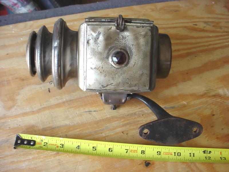 Vintage 1900 - 1910  right side kerosene lamp with bracket