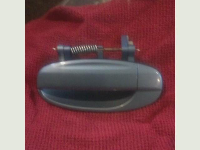  chevy aveo 2006 left rear door handle