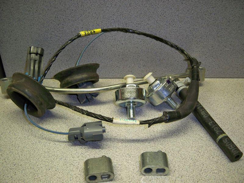Sell ls6 ls1 knock sensors, wires and coolant lines12589867 FITS 1999
