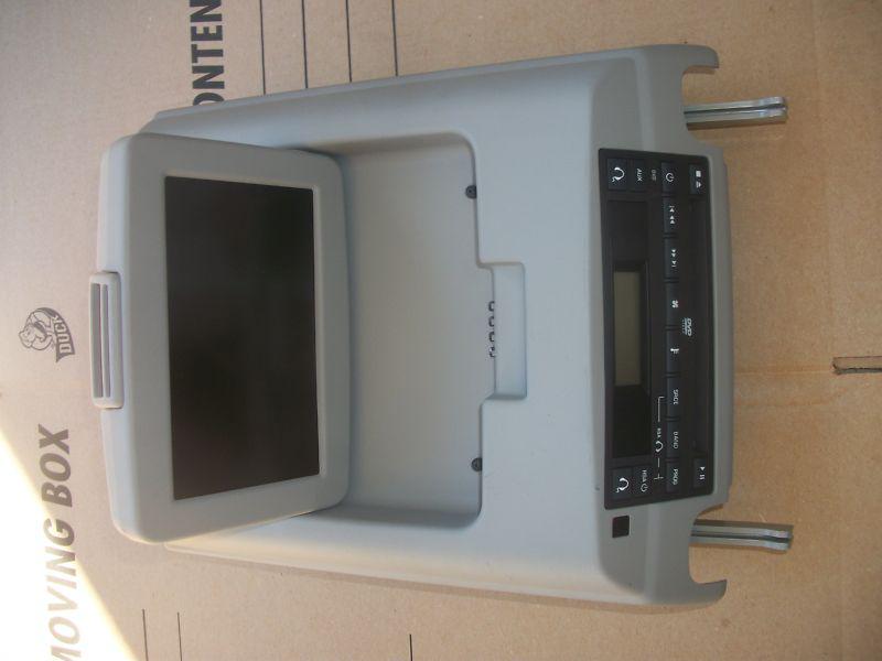 05 - 09 chevy uplander buick terraza saturn relay dvd player & screen gray oem