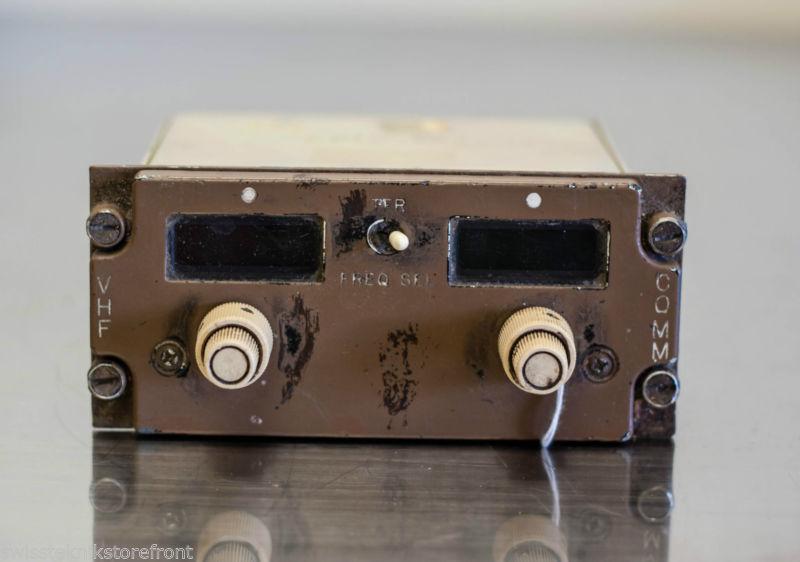 Vhf comm panel p/n 622-6831-001 as removed from boeing 737