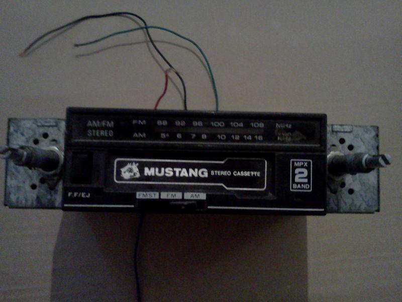 Mustang am/fm car stereo