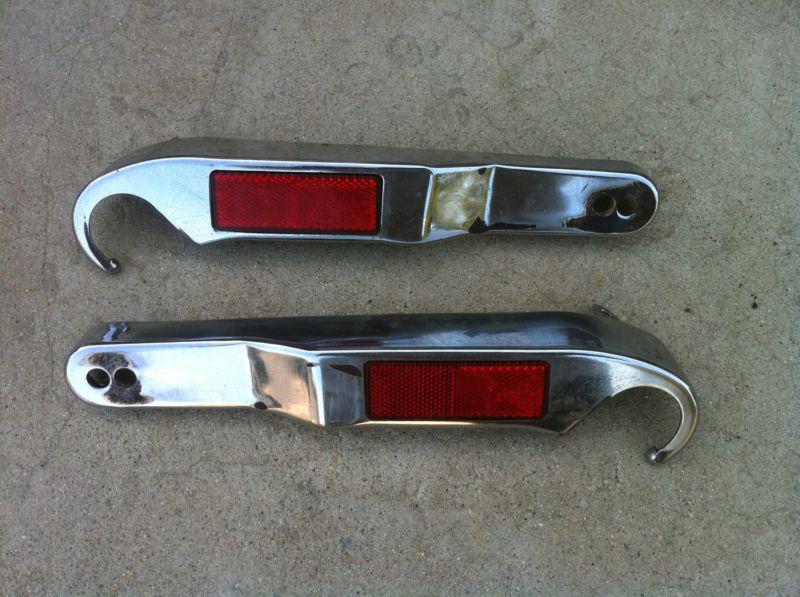 Honda super magna - original rear fender trim frame covers (2) - 