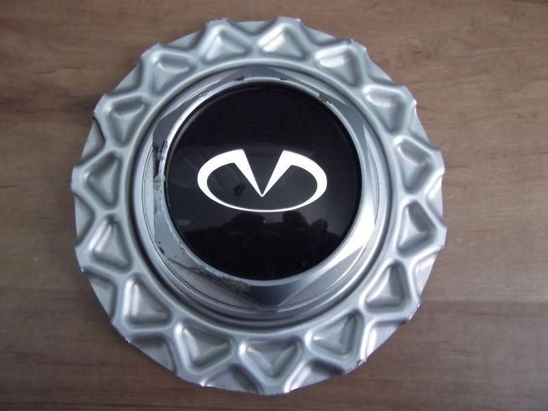Sell Infiniti i30 Q45 Center Hub Cap Caps Hubcap 19921997 in