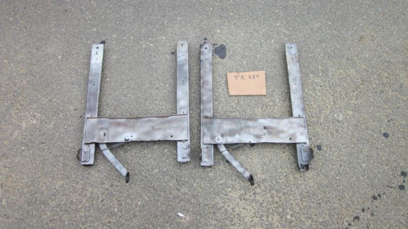 Triumph tr250 seat adjusters