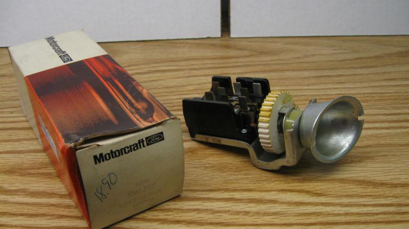 New oem motorcraft/ford  headlight switch nos sw-817